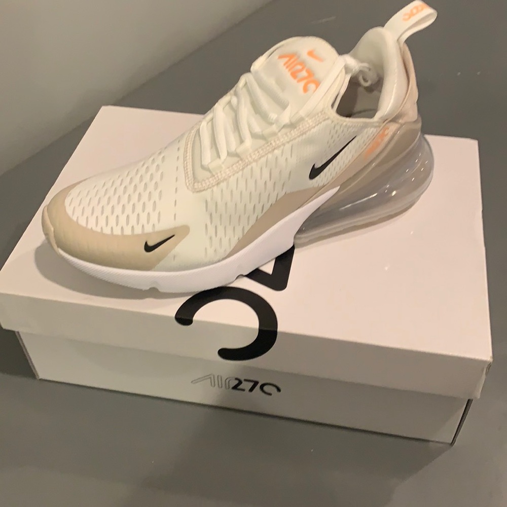 Nike W Air Max 270